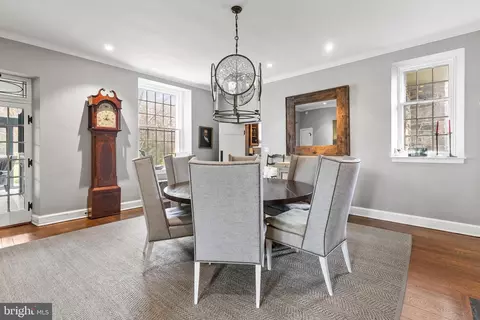 Dining - 300 Kerneway, Baltimore, MD 21212 photo 3 of 4