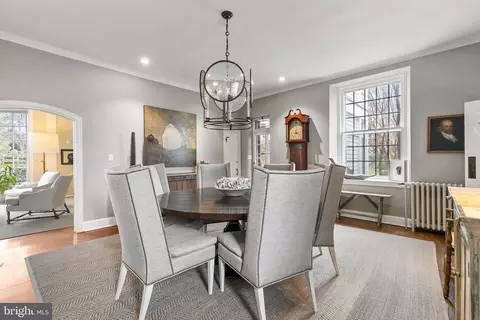 Dining - 300 Kerneway, Baltimore, MD 21212 photo 4 of 4