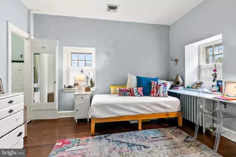 Bedroom - 300 Kerneway, Baltimore, MD 21212 photo 7 of 8
