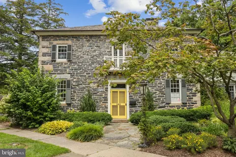 Exterior - 300 Kerneway, Baltimore, MD 21212 photo 2 of 15
