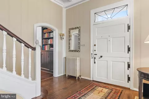 Entry Way - 300 Kerneway, Baltimore, MD 21212 photo 1 of 4