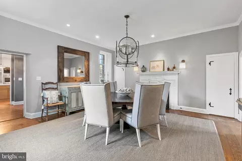 Dining - 300 Kerneway, Baltimore, MD 21212 photo 2 of 4