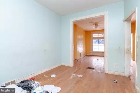 Entry Way - 2822 Rayner Ave, Baltimore, MD 21216 photo 2 of 7