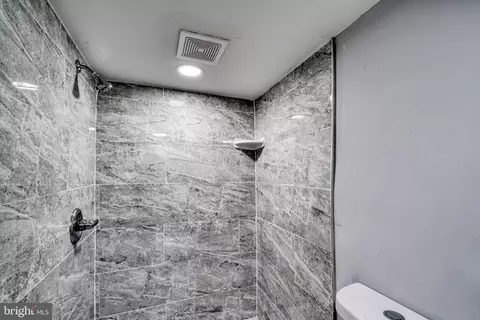 Bath - 5307 Cuthbert Ave, Baltimore, MD 21215 photo 6 of 7