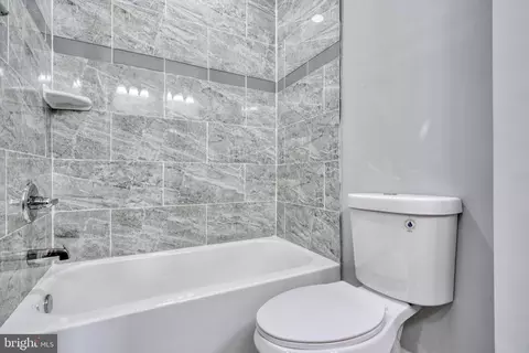 Bath - 5307 Cuthbert Ave, Baltimore, MD 21215 photo 3 of 7