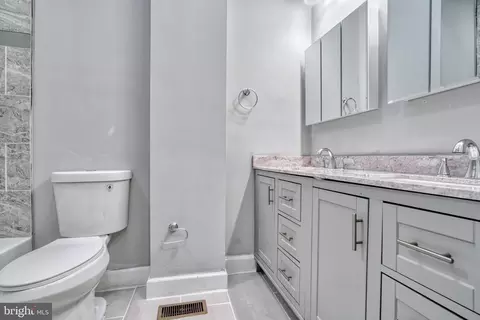 Bath - 5307 Cuthbert Ave, Baltimore, MD 21215 photo 2 of 7