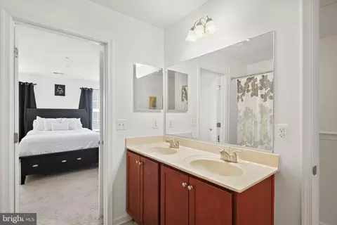 Bath - 314 Camillia Pl, Baltimore, MD 21229 photo 2 of 3