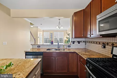 Kitchen - 314 Camillia Pl, Baltimore, MD 21229 photo 4 of 6
