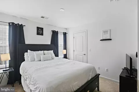 Bedroom - 314 Camillia Pl, Baltimore, MD 21229 photo 4 of 5