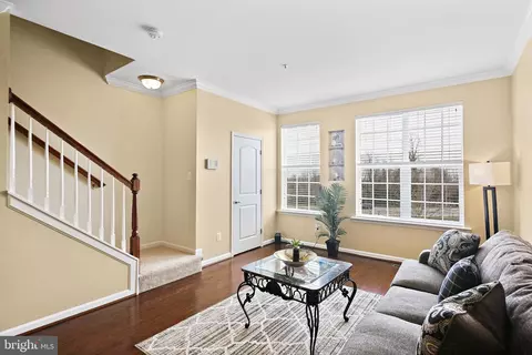Living - 314 Camillia Pl, Baltimore, MD 21229 photo 2 of 4