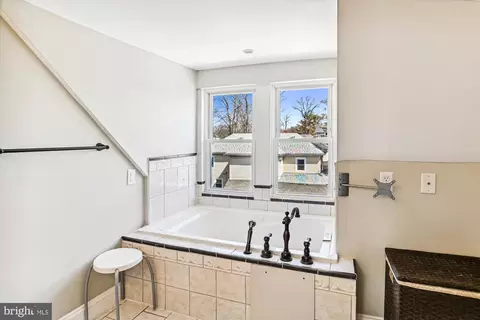 Bath - 4020 Bateman Ave, Baltimore, MD 21216 photo 3 of 5
