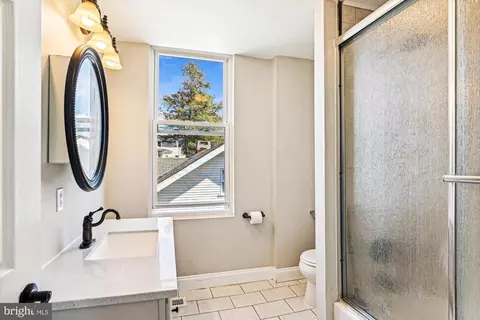 Bath - 4020 Bateman Ave, Baltimore, MD 21216 photo 2 of 5