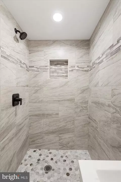 Bath - 3927 Stokes Dr, Baltimore, MD 21229 photo 1 of 4