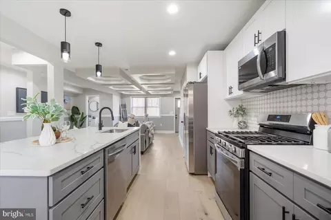 Kitchen - 3927 Stokes Dr, Baltimore, MD 21229 photo 6 of 6