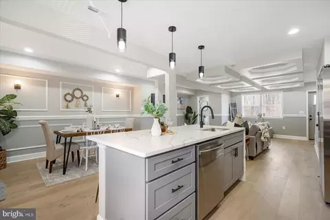 Kitchen - 3927 Stokes Dr, Baltimore, MD 21229 photo 5 of 6
