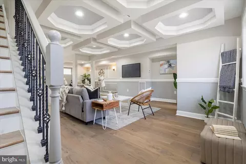 Dining - 3927 Stokes Dr, Baltimore, MD 21229 photo 1 of 4