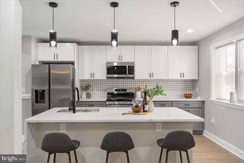 Kitchen - 3927 Stokes Dr, Baltimore, MD 21229 photo 1 of 6