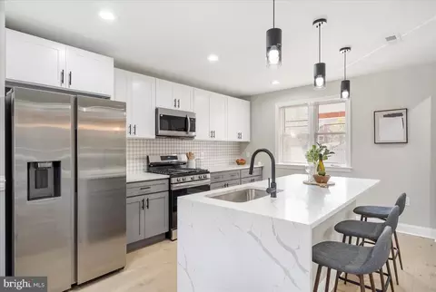 Kitchen - 3927 Stokes Dr, Baltimore, MD 21229 photo 2 of 6