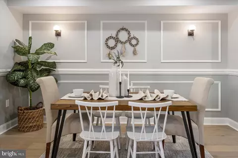 Dining - 3927 Stokes Dr, Baltimore, MD 21229 photo 4 of 4
