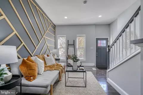 Living - 1420 E Lanvale St, Baltimore, MD 21213 photo 3 of 4