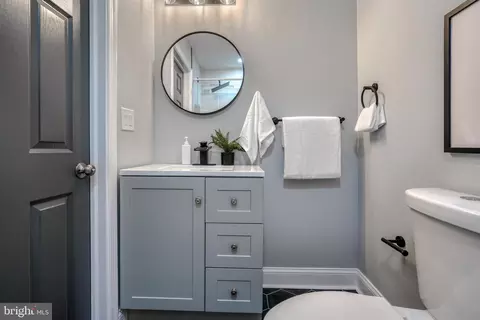 Bath - 1420 E Lanvale St, Baltimore, MD 21213 photo 10 of 14