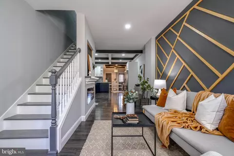 Living - 1420 E Lanvale St, Baltimore, MD 21213 photo 2 of 4