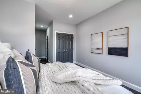 Bedroom - 1420 E Lanvale St, Baltimore, MD 21213 photo 2 of 3