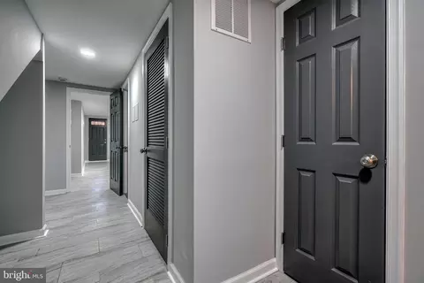Entry Way - 1420 E Lanvale St, Baltimore, MD 21213 photo 7 of 7