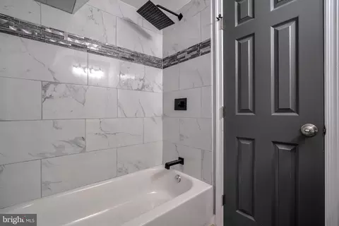 Bath - 1420 E Lanvale St, Baltimore, MD 21213 photo 13 of 14