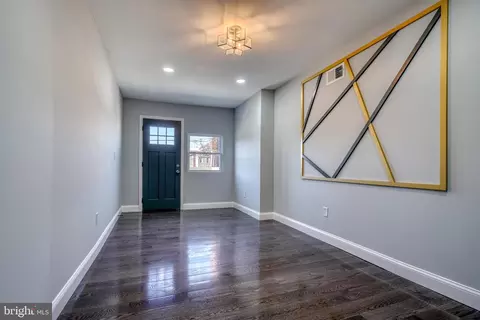 Entry Way - 1420 E Lanvale St, Baltimore, MD 21213 photo 5 of 7