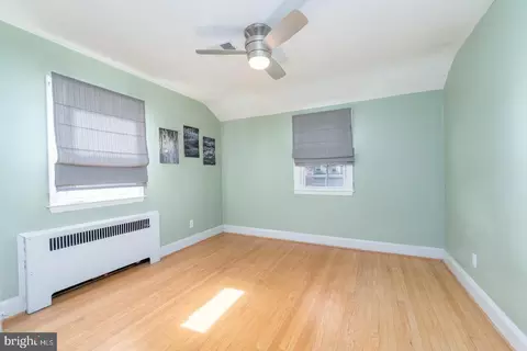 Entry Way - 2403 Pelham Ave, Baltimore, MD 21213 photo 6 of 6