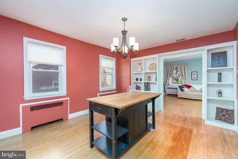 Entry Way - 2403 Pelham Ave, Baltimore, MD 21213 photo 2 of 6