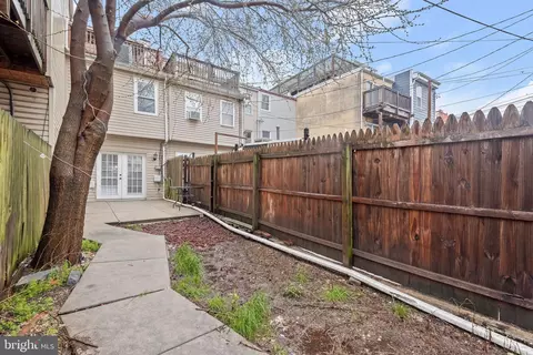 Exterior - 1745 S Hanover St, Baltimore, MD 21230 photo 3 of 9
