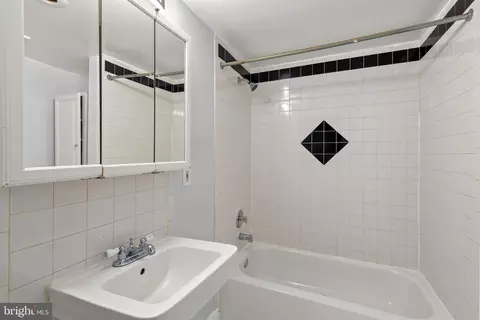Bath - 1745 S Hanover St, Baltimore, MD 21230 photo 2 of 2