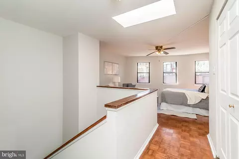 Entry Way - 933 Stubblefield Ln, Baltimore, MD 21202 photo 4 of 5