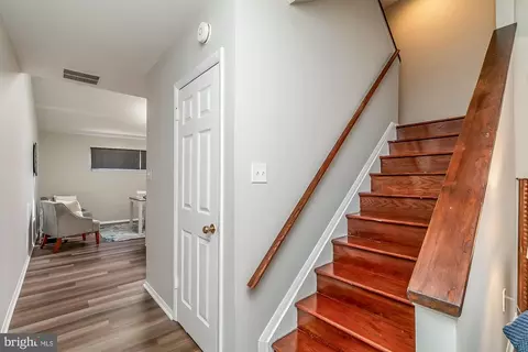 Entry Way - 933 Stubblefield Ln, Baltimore, MD 21202 photo 1 of 5