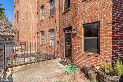 Exterior - 933 Stubblefield Ln, Baltimore, MD 21202 photo 6 of 12