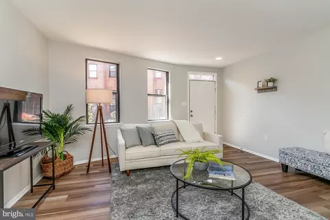 Living - 933 Stubblefield Ln, Baltimore, MD 21202 photo 4 of 4