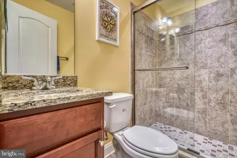 Bath - 1524 Marshall St, Baltimore, MD 21230 photo 2 of 8