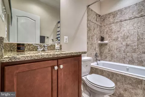 Bath - 1524 Marshall St, Baltimore, MD 21230 photo 4 of 8