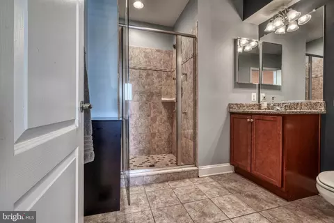 Bath - 1524 Marshall St, Baltimore, MD 21230 photo 7 of 8