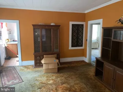 Living - 804 Walnut Ave, Baltimore, MD 21229 photo 1 of 1