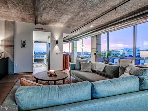 Living - 1200 Steuart St #411, Baltimore, MD 21230 photo 1 of 2