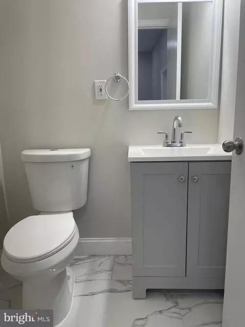 Bath - 6003 Edna Ave, Baltimore, MD 21214 photo 1 of 10
