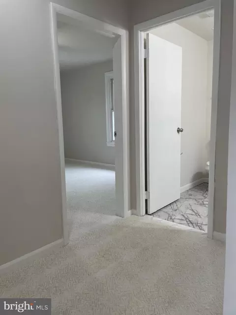 Entry Way - 6003 Edna Ave, Baltimore, MD 21214 photo 7 of 13
