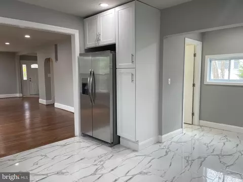 Kitchen - 6003 Edna Ave, Baltimore, MD 21214 photo 5 of 6