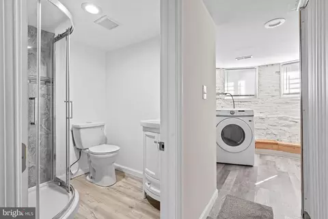 Bath - 1816 Aiken St, Baltimore, MD 21213 photo 3 of 4