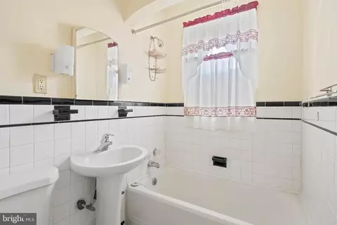 Bath - 3504 Trainor Ave, Baltimore, MD 21215 photo 1 of 2