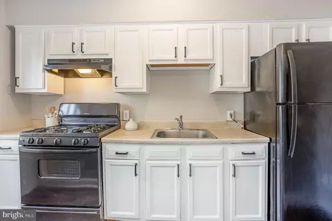 Kitchen - 820 Wilbert Ave, Baltimore, MD 21212 photo 3 of 5