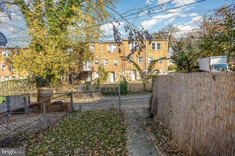 Exterior - 820 Wilbert Ave, Baltimore, MD 21212 photo 3 of 4